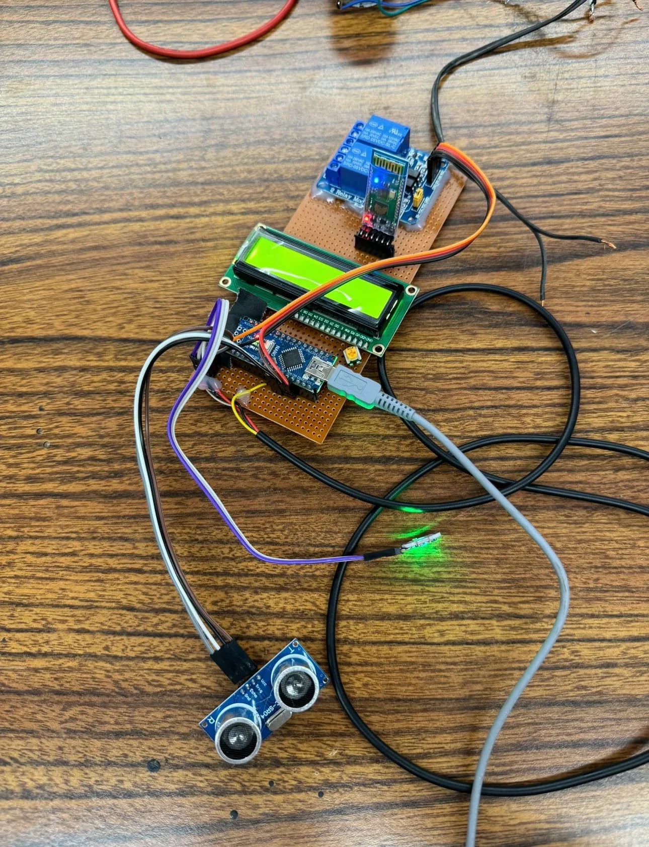 Arduino circuit with LCD display and ultrasonic sensor